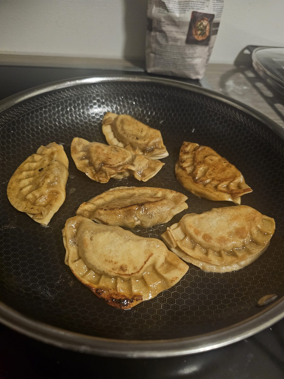Nystekte dumplings i panne